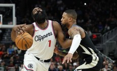 米兰体育课程-关于火箭战胜雄鹿：哈登的三分在关键时刻决胜负的信息