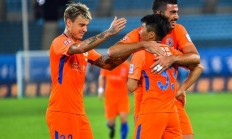 米兰体育网页版-山东鲁能主场失利，遭遇连败