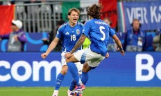 米兰体育官方入口-强强对话！欧洲国家杯赛场上一触即发的简单介绍