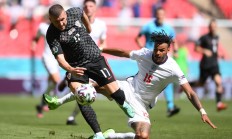 米兰体育官网入口-热门球队备战国际锦标赛，谁会胜出？