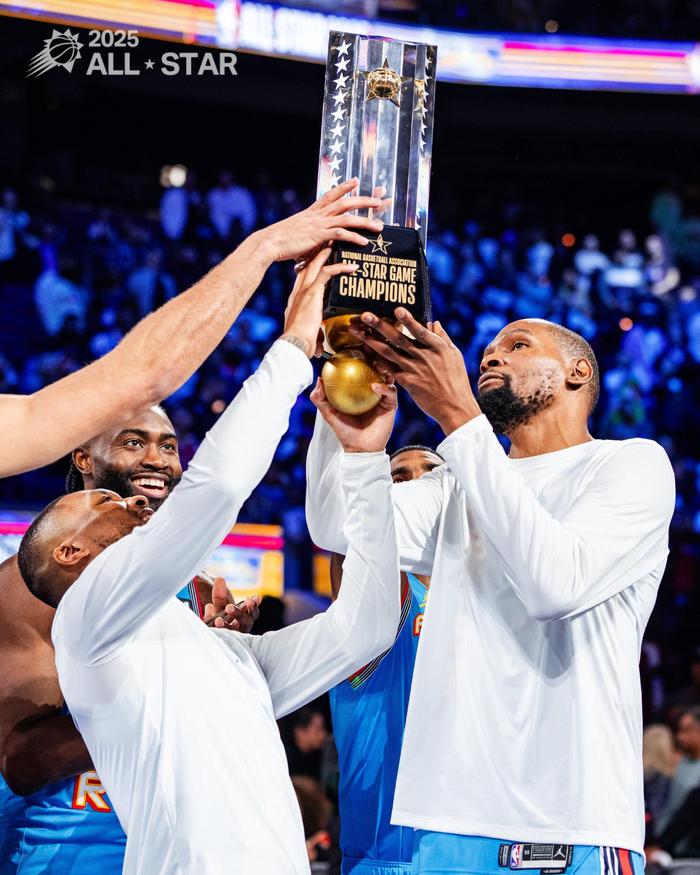 争夺荣誉,球员们为决赛做最后准备 争夺荣誉,球员们为决赛做最后准备