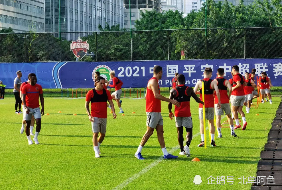 中国队锋线压制对手,攻势凌厉 中国队锋线压制对手,攻势凌厉