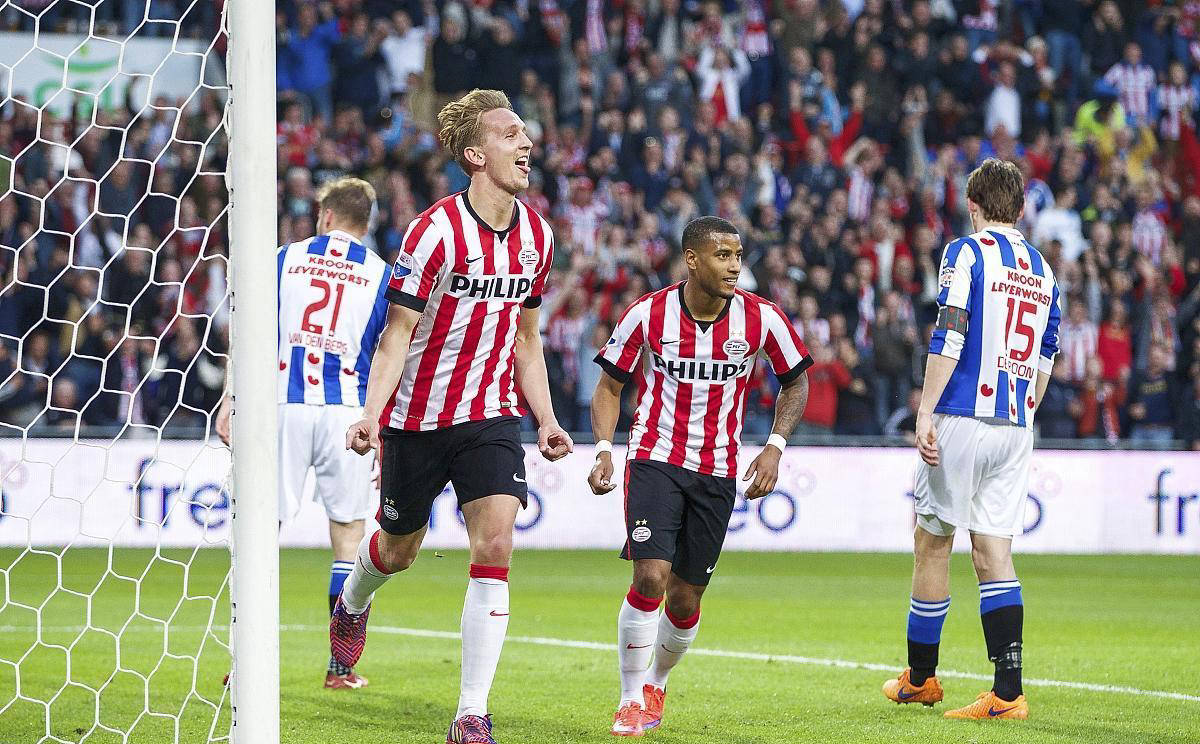 阿贾克斯主场制胜,壮观进军淘汰赛 阿贾克斯主场制胜,壮观进军淘汰赛