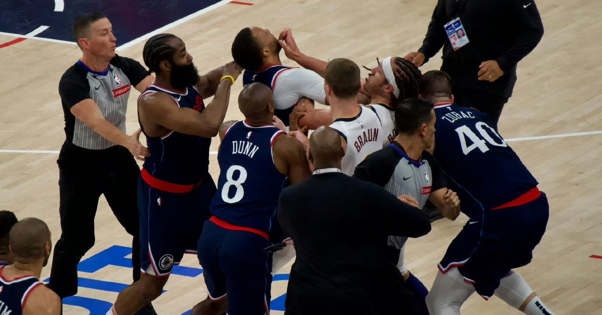 陷入低迷,一线球星遭遇连败赛季的考验 陷入低迷,一线球星遭遇连败赛季的考验