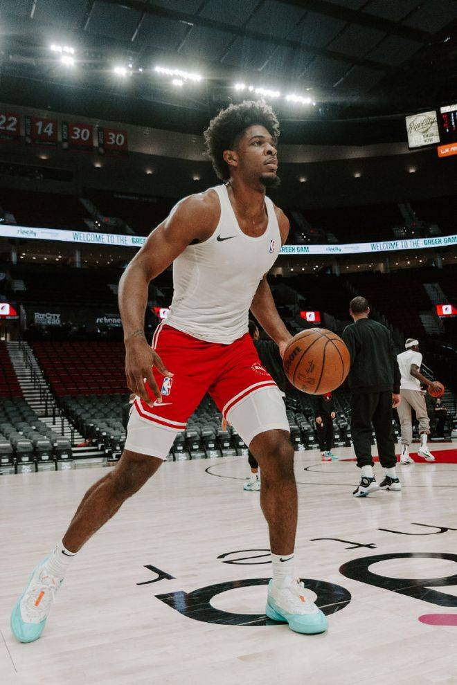 包含快讯:开拓者球星受伤,或将缺席季后赛的词条 包含快讯:开拓者球星受伤,或将缺席季后赛的词条