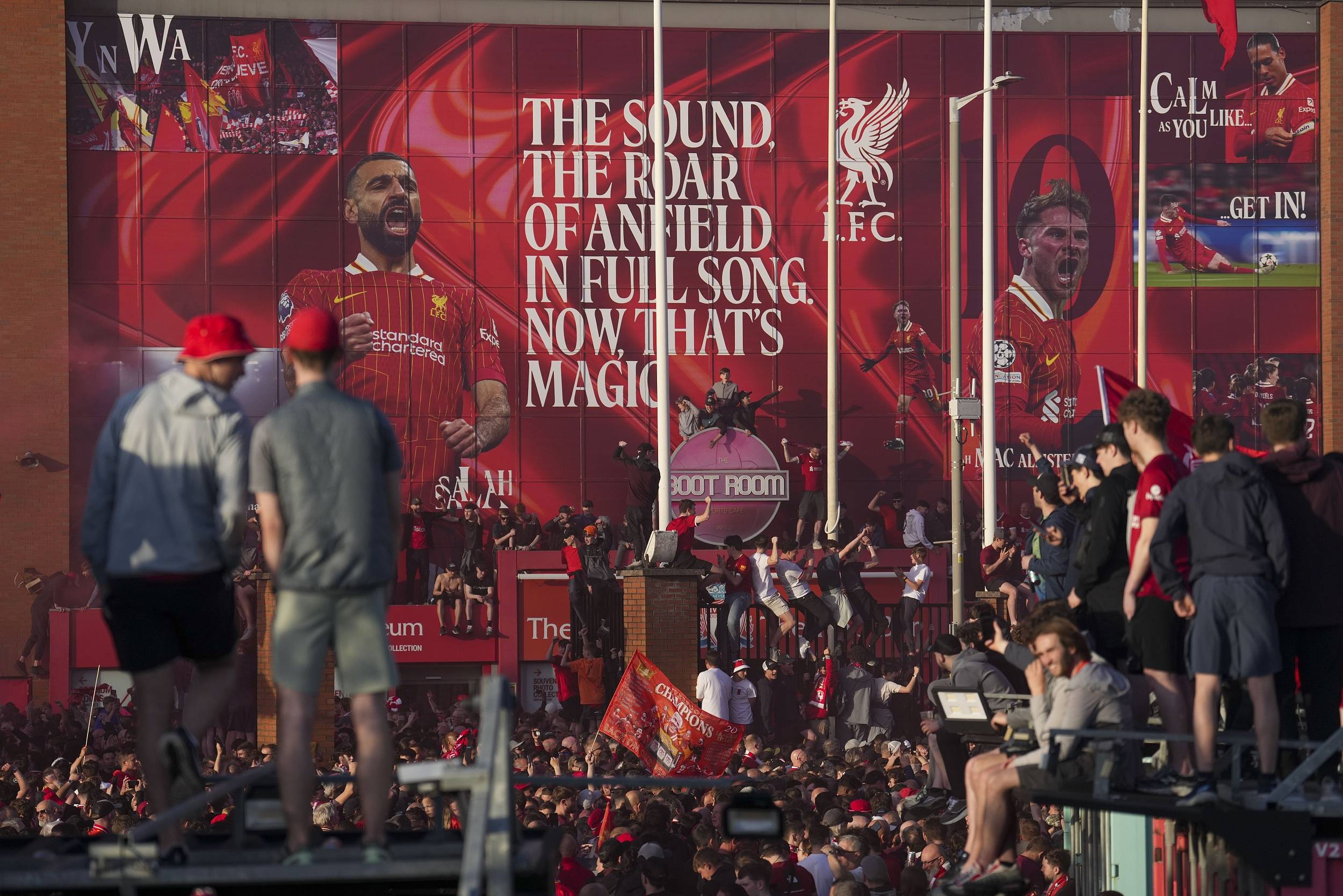 利物浦对阵巴黎圣日耳曼,冠军联赛半决赛火爆开战 利物浦对阵巴黎圣日耳曼,冠军联赛半决赛火爆开战