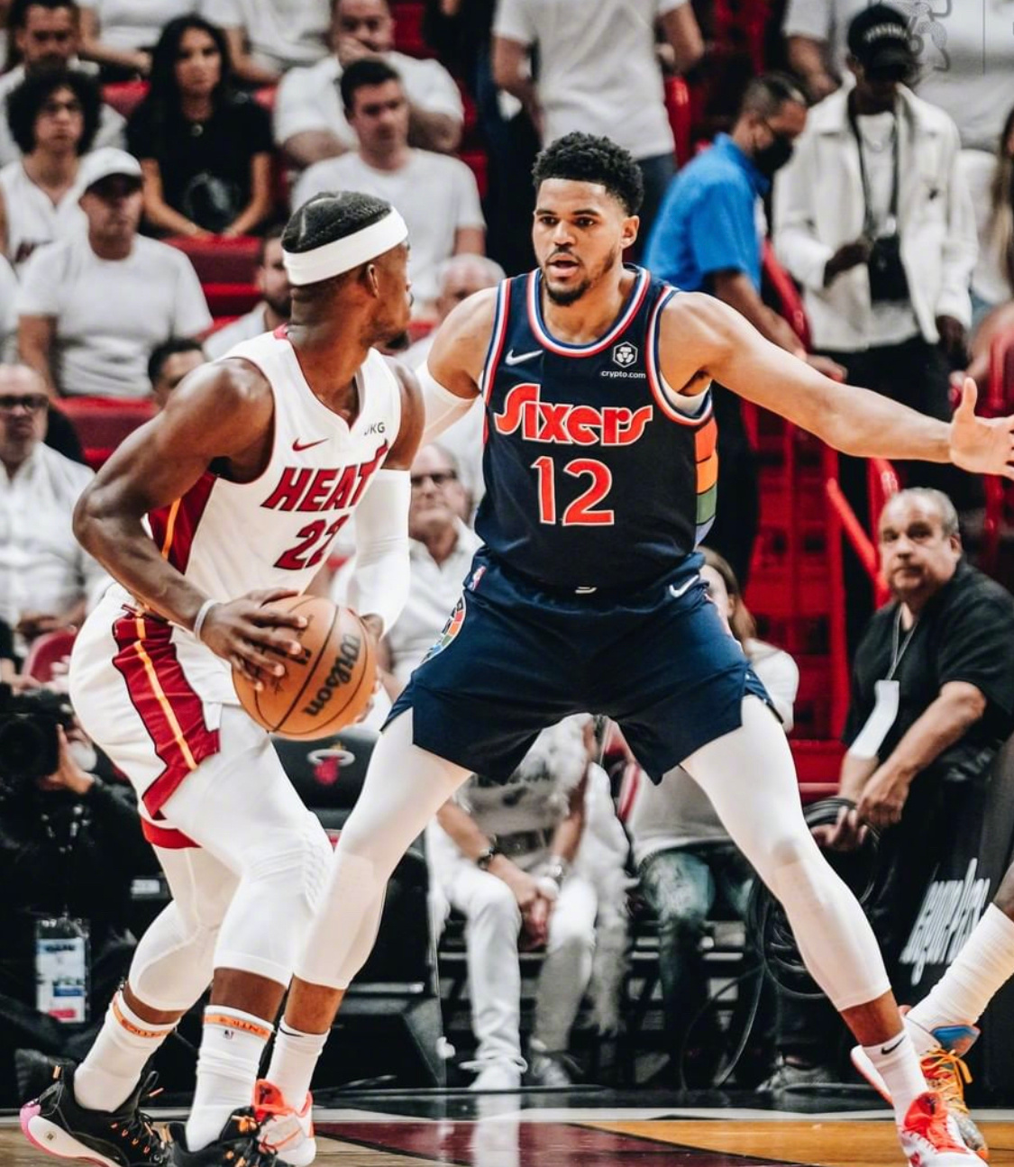 76人全华班出战，惨败于犹他爵士的简单介绍