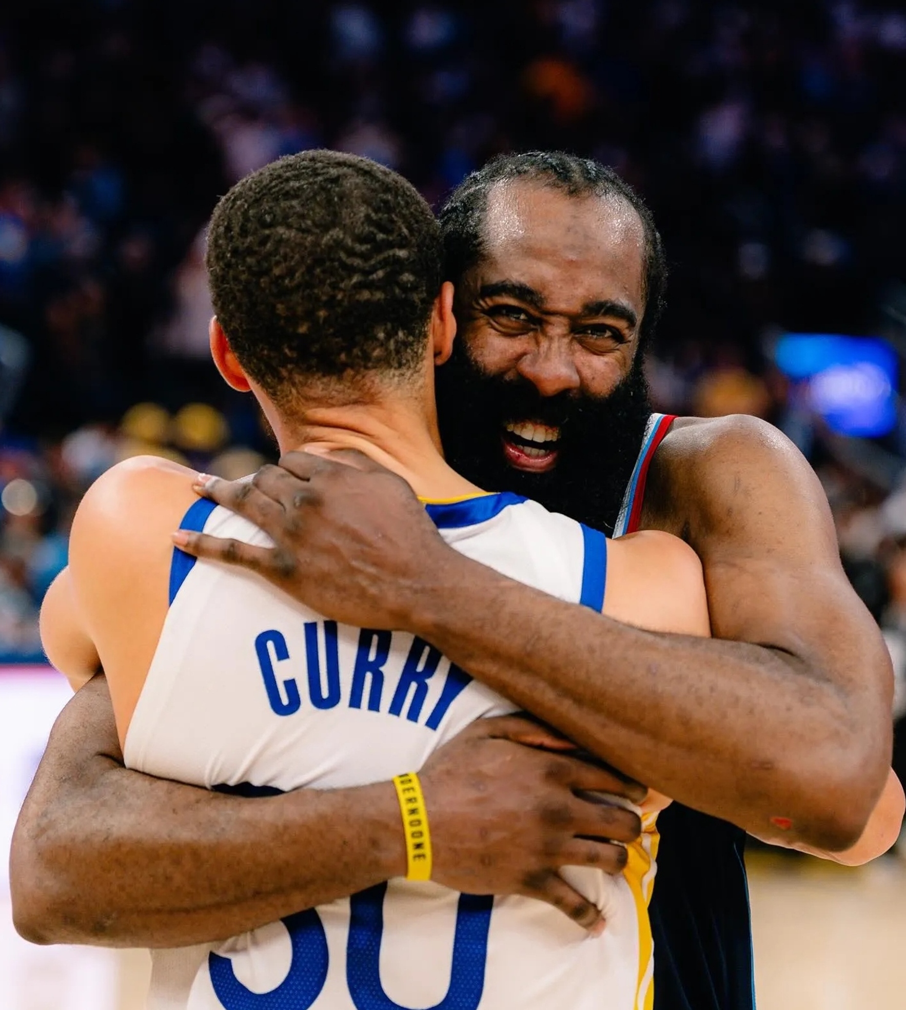 关于火箭战胜雄鹿：哈登的三分在关键时刻决胜负的信息