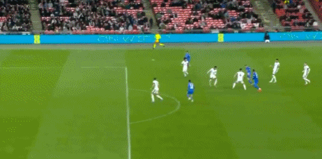 欧国联球场实力较量，悬念不断升温的简单介绍